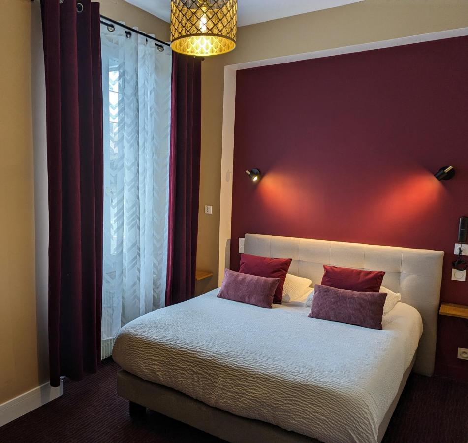 Logis Hotel Le Saint Florent Mont-près-Chambord Екстериор снимка
