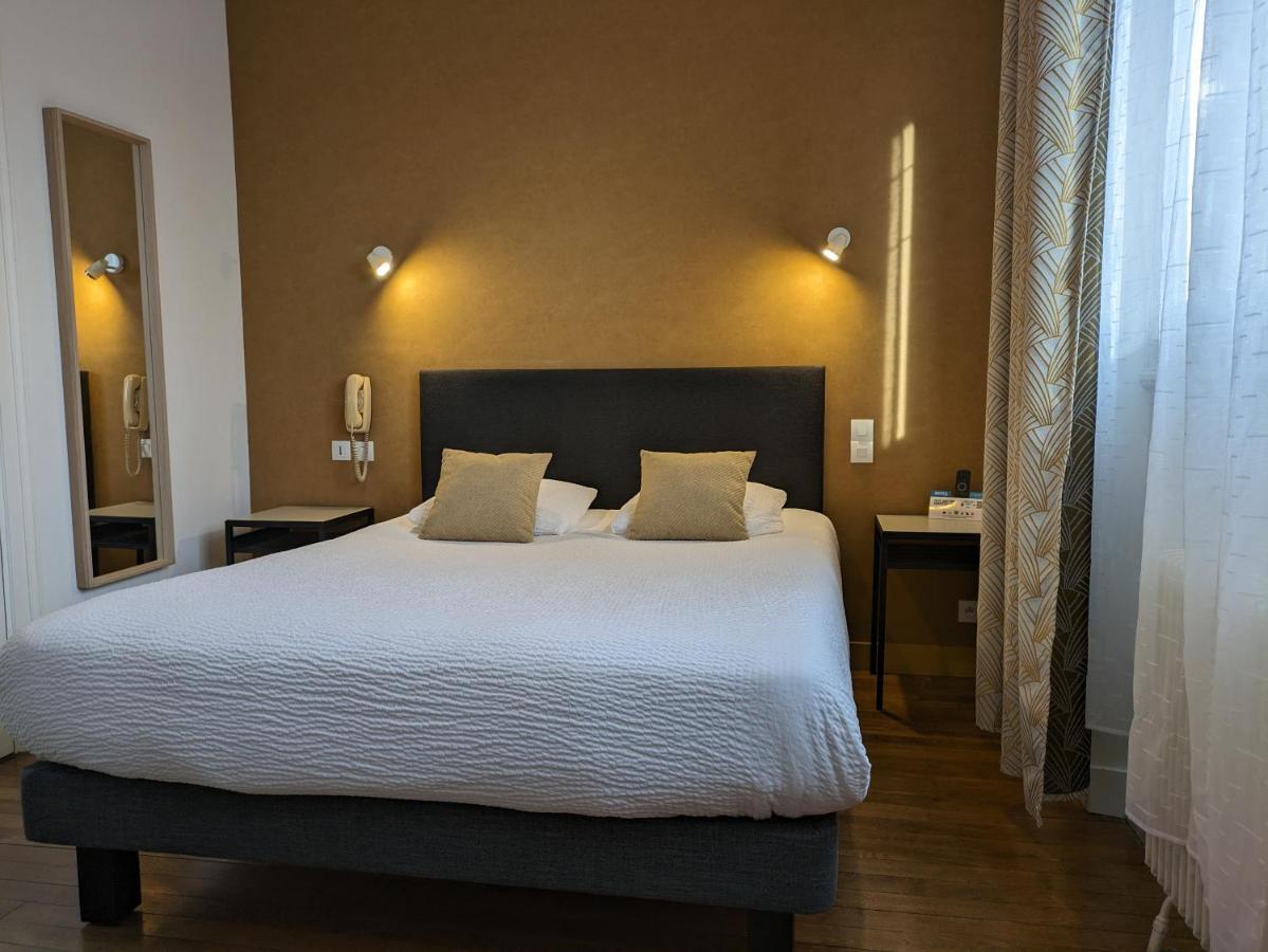 Logis Hotel Le Saint Florent Mont-près-Chambord Екстериор снимка