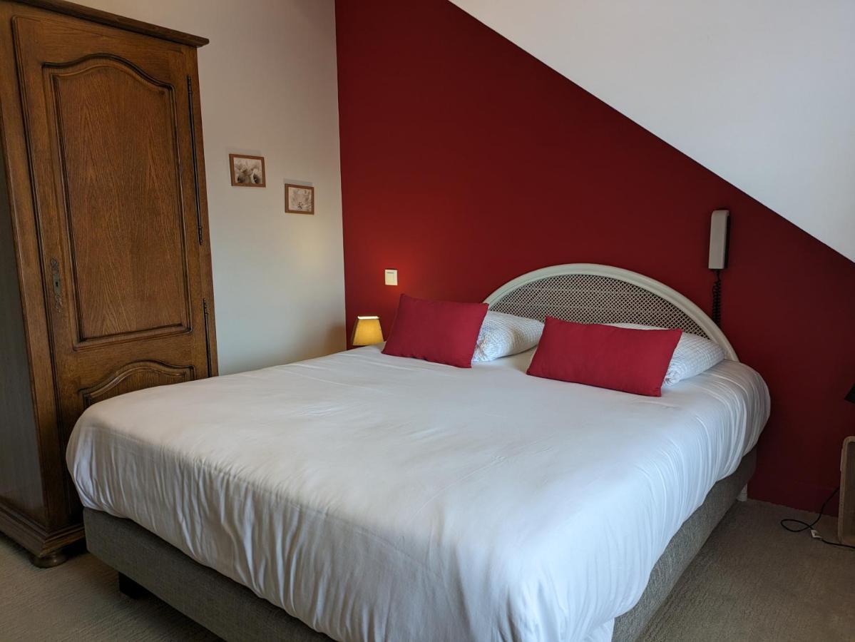Logis Hotel Le Saint Florent Mont-près-Chambord Екстериор снимка