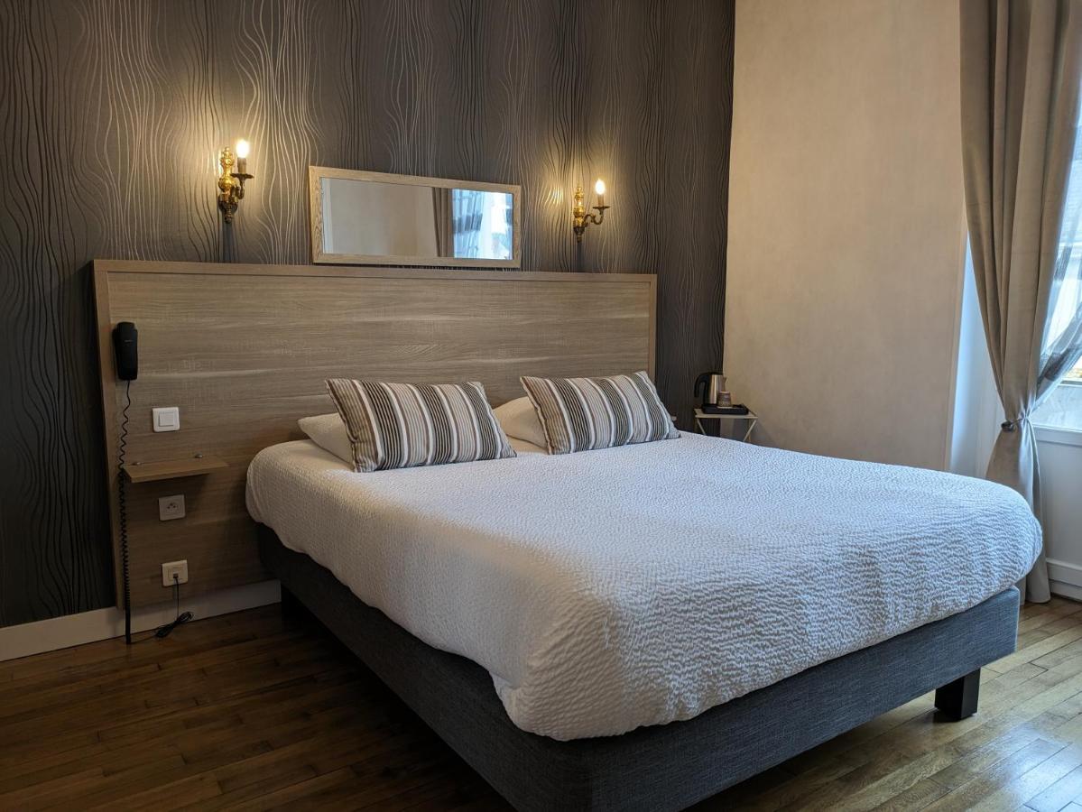 Logis Hotel Le Saint Florent Mont-près-Chambord Екстериор снимка