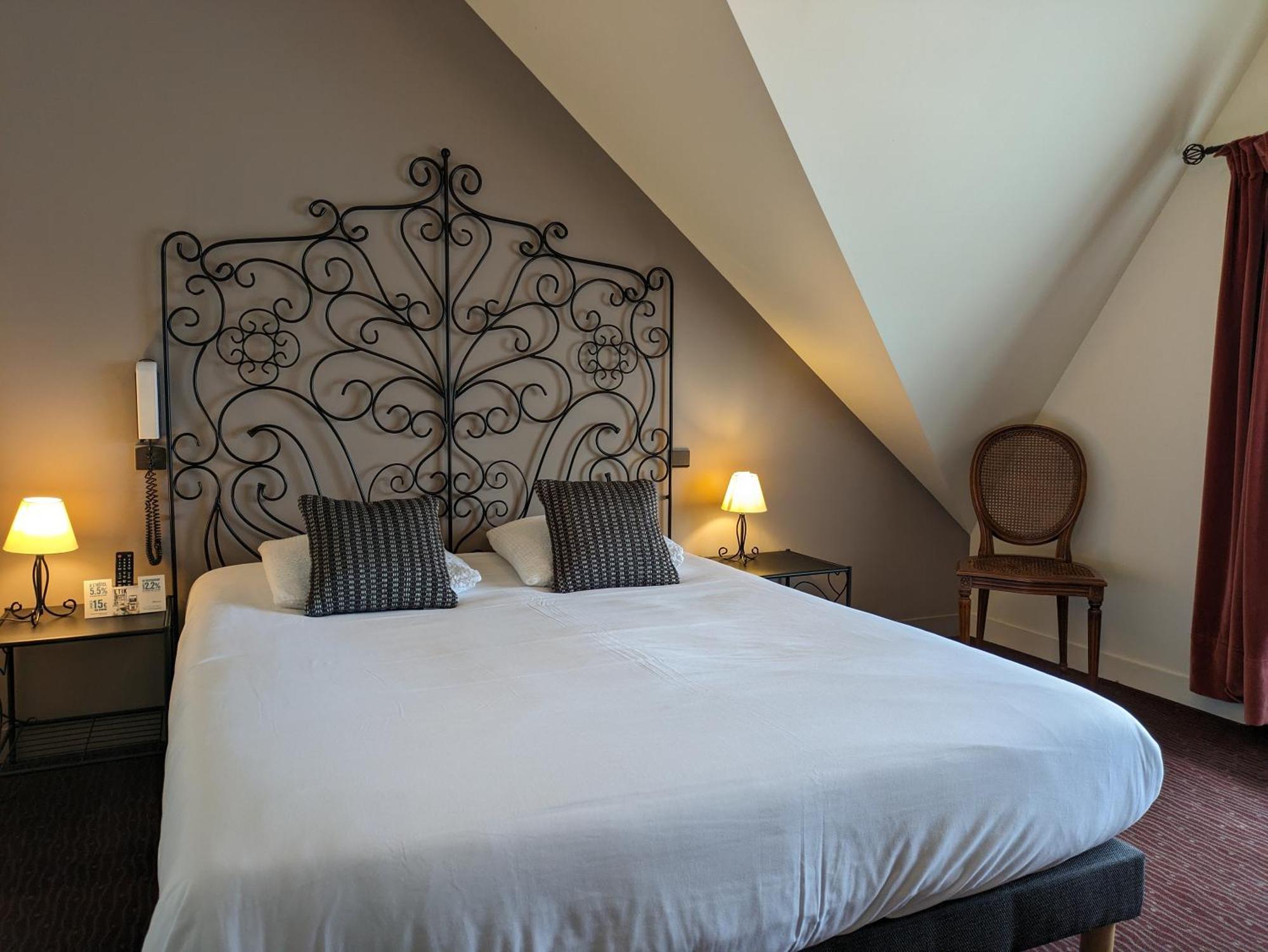 Logis Hotel Le Saint Florent Mont-près-Chambord Екстериор снимка