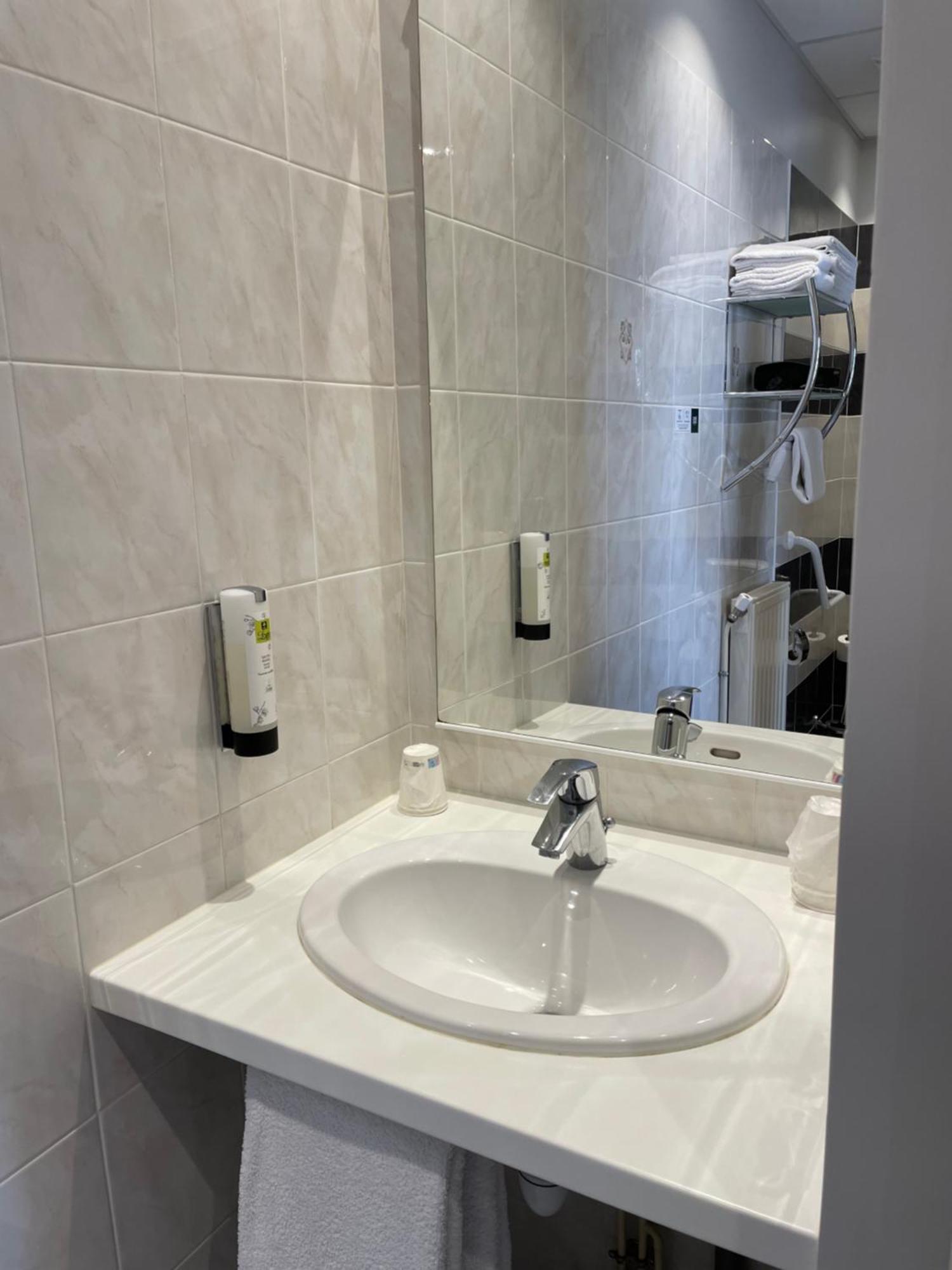 Logis Hotel Le Saint Florent Mont-près-Chambord Екстериор снимка