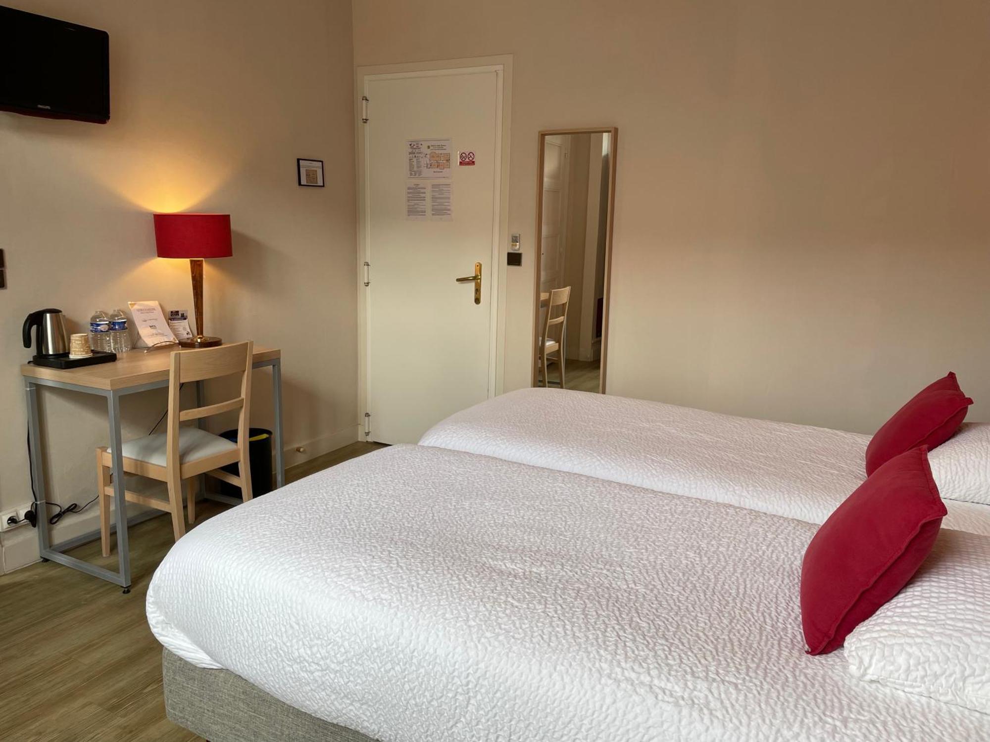 Logis Hotel Le Saint Florent Mont-près-Chambord Екстериор снимка