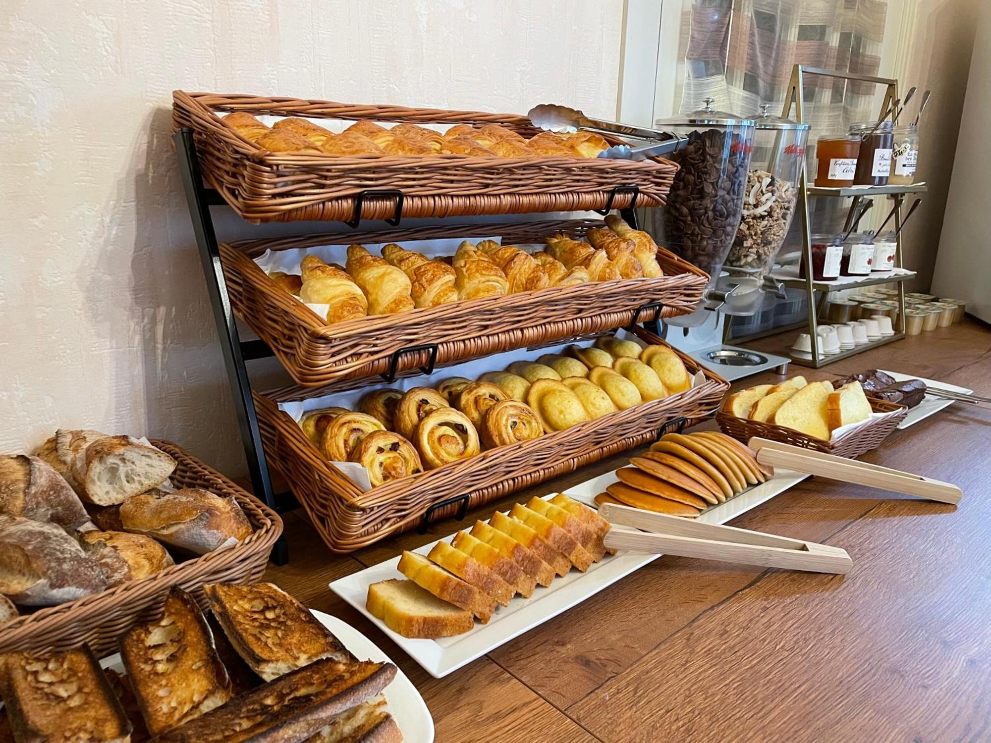 Logis Hotel Le Saint Florent Mont-près-Chambord Екстериор снимка