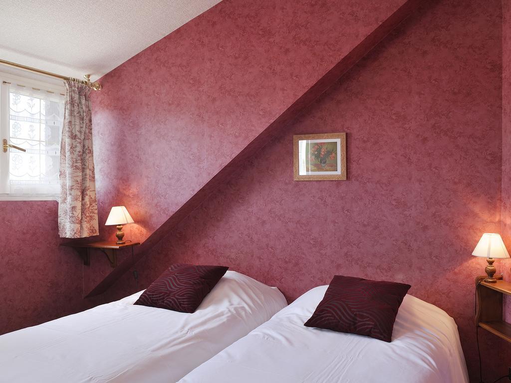 Logis Hotel Le Saint Florent Mont-près-Chambord Екстериор снимка