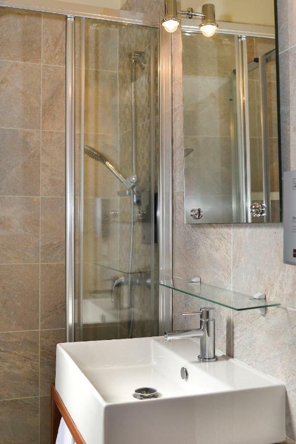 Logis Hotel Le Saint Florent Mont-près-Chambord Екстериор снимка